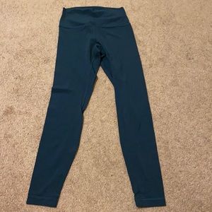 Lululemon aligns 25”